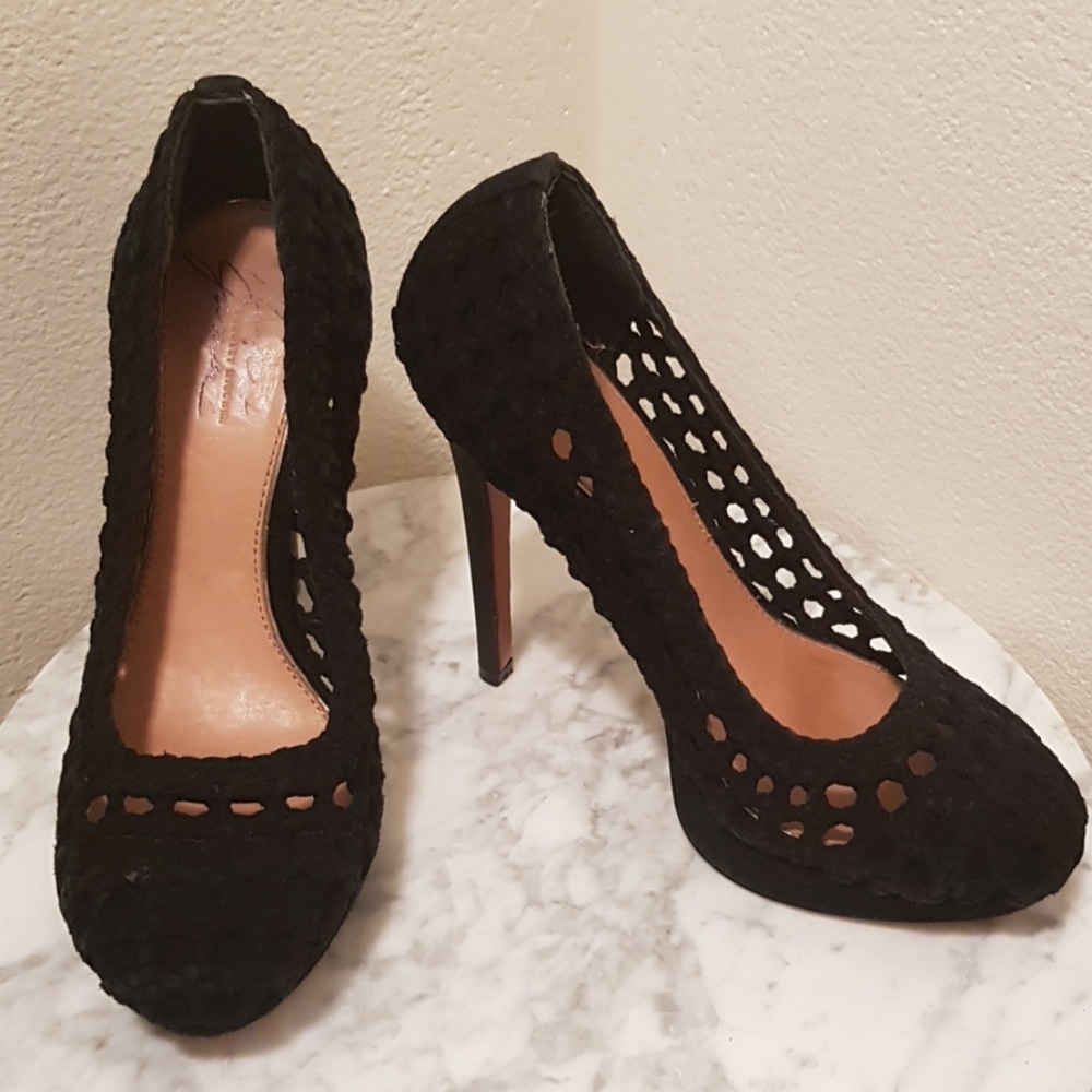 EUC Badgley Mischka Black Woven Platform Pumps